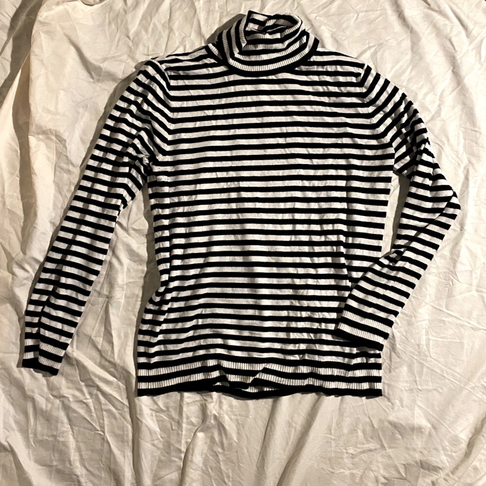 Andrew Marc, turtle neck, size L